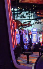 Responsible gaming reminder on the CK33 slots page encouraging budget management